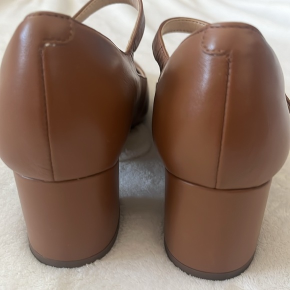 Easy Spirit Heels - Picture 4 of 8